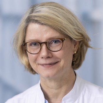 Portraitfoto von Frau Dr. König, Chefärztin Neurotraumatologie