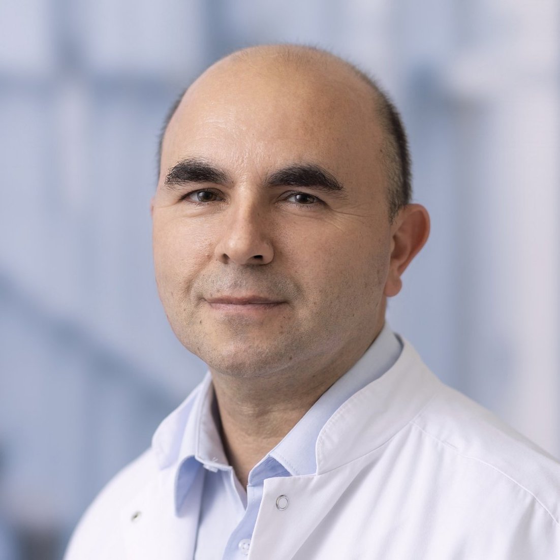 Portraitfoto von Herrn Dr. Boyan Ivanov