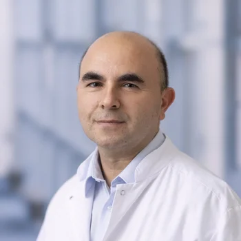 Boyan Ivanov Portraitfoto von Herrn Dr. Boyan Ivanov