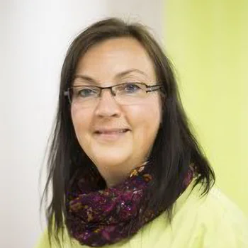 Portraitfoto von Frau Manuela Fröhlich-Darboe